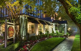 Chateau Inn And Suites